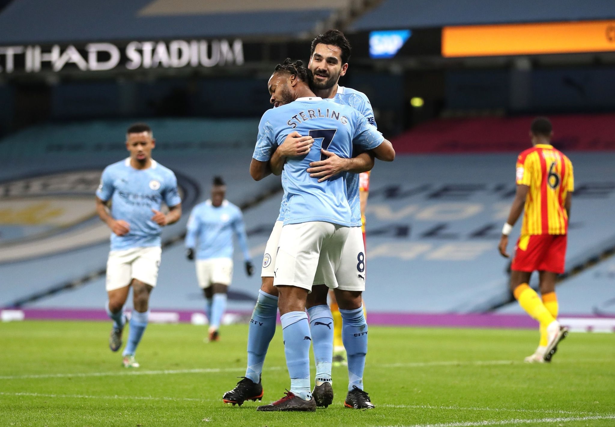 次吸引了更 次吸引了更